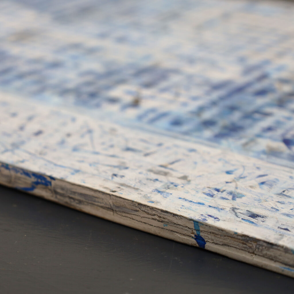 一点ものの抽象画のディテール画像。作品の持つ、独自の絵肌や、筆致の痕跡、そして、側面からの立体感を示している。